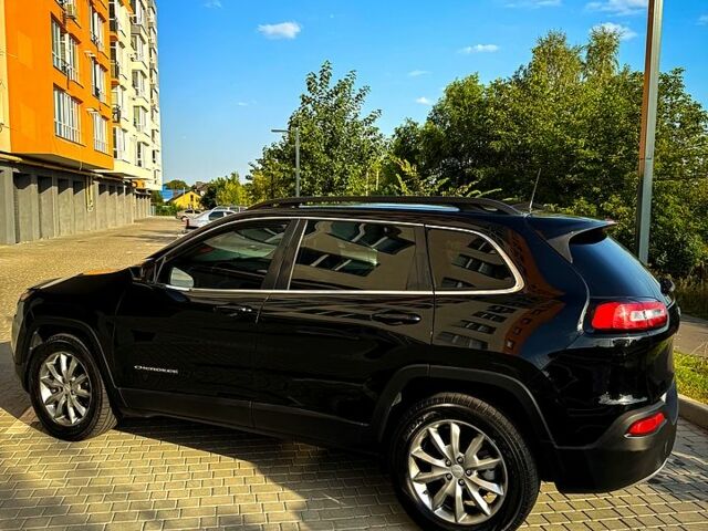 Черный Джип Чероки, объемом двигателя 2.4 л и пробегом 60 тыс. км за 16100 $, фото 3 на Automoto.ua