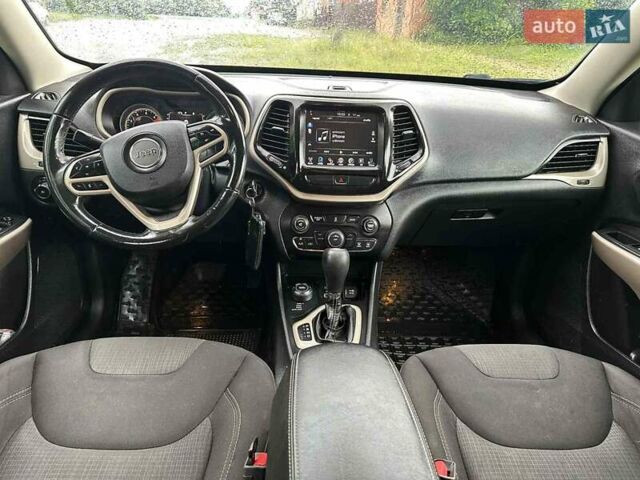 Чорний Джип Cherokee, об'ємом двигуна 2.4 л та пробігом 135 тис. км за 15500 $, фото 7 на Automoto.ua