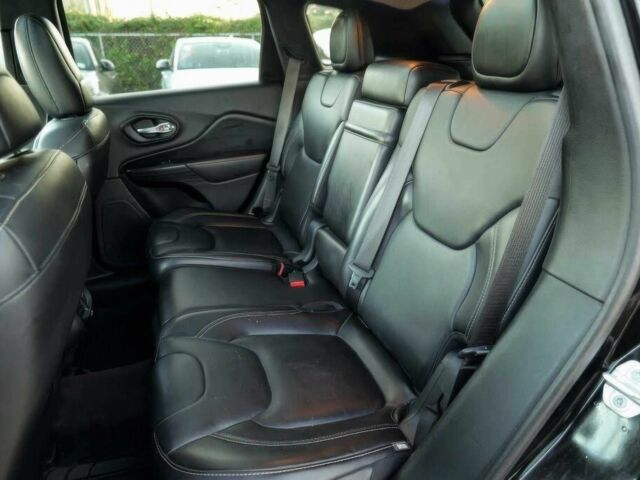 Черный Джип Чероки, объемом двигателя 3.2 л и пробегом 63 тыс. км за 11000 $, фото 10 на Automoto.ua