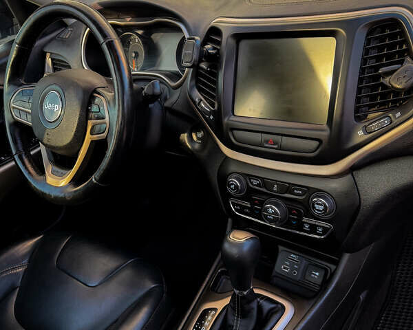 Джип Чероки 2017 в Виннице на Automoto.ua Черный Джип Чероки, объемом двигателя 2.4 л и пробегом 60 тыс. км за 16800 $, фото 9 на Automoto.ua