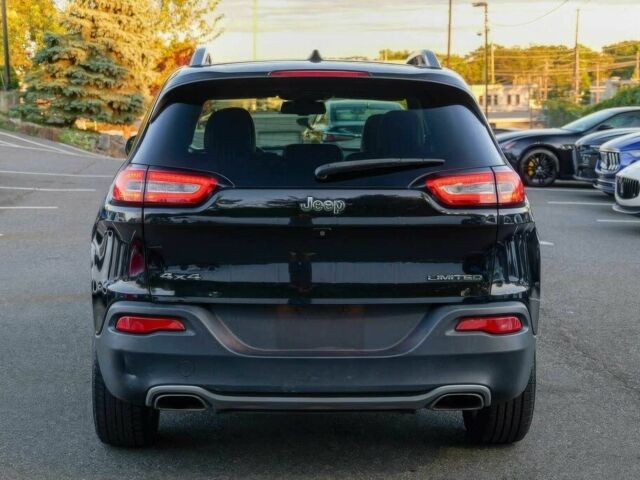 Черный Джип Чероки, объемом двигателя 3.2 л и пробегом 63 тыс. км за 11000 $, фото 5 на Automoto.ua