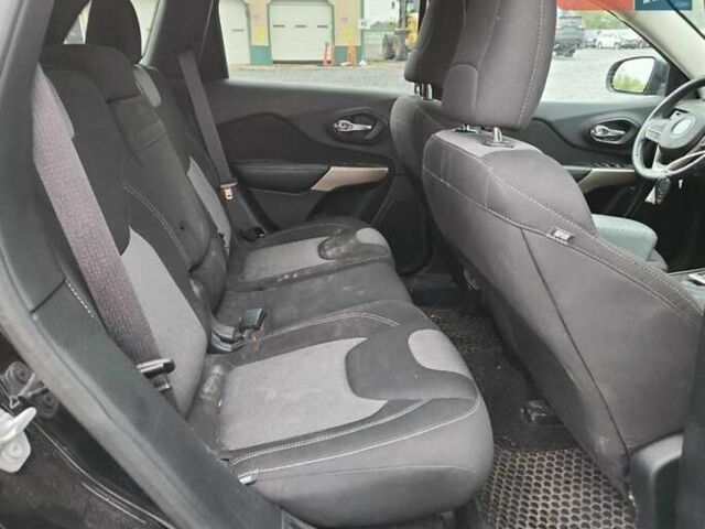 Черный Джип Чероки, объемом двигателя 2.36 л и пробегом 126 тыс. км за 2900 $, фото 10 на Automoto.ua