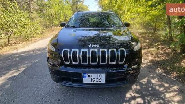 Чорний Джип Cherokee, об'ємом двигуна 2.36 л та пробігом 179 тис. км за 12700 $, фото 1 на Automoto.ua