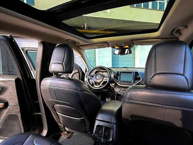 Черный Джип Чероки, объемом двигателя 2.4 л и пробегом 60 тыс. км за 16100 $, фото 11 на Automoto.ua