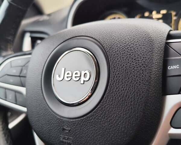 Джип Cherokee 2017 у Чернігові на Automoto.ua Чорний Джип Cherokee, об'ємом двигуна 2.36 л та пробігом 264 тис. км за 13950 $, фото 24 на Automoto.ua