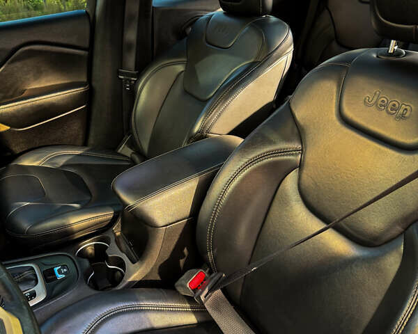 Джип Чероки 2017 в Виннице на Automoto.ua Черный Джип Чероки, объемом двигателя 2.4 л и пробегом 60 тыс. км за 16800 $, фото 12 на Automoto.ua