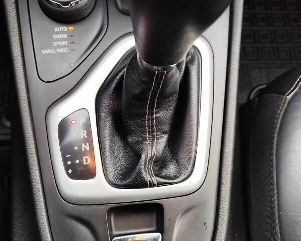 Джип Cherokee 2017 у Чернігові на Automoto.ua Чорний Джип Cherokee, об'ємом двигуна 2.36 л та пробігом 264 тис. км за 13950 $, фото 28 на Automoto.ua