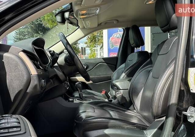 Чорний Джип Cherokee, об'ємом двигуна 2.36 л та пробігом 158 тис. км за 16000 $, фото 8 на Automoto.ua