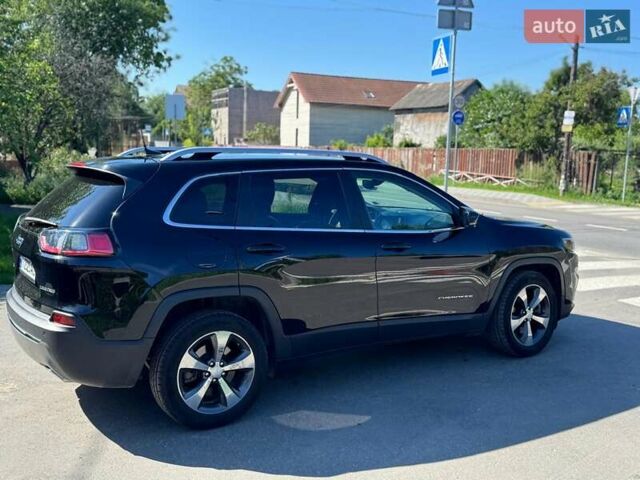 Джип Чероки 2018 в Киеве на Automoto.ua Черный Джип Чероки, объемом двигателя 1.99 л и пробегом 100 тыс. км за 20500 $, фото 1 на Automoto.ua