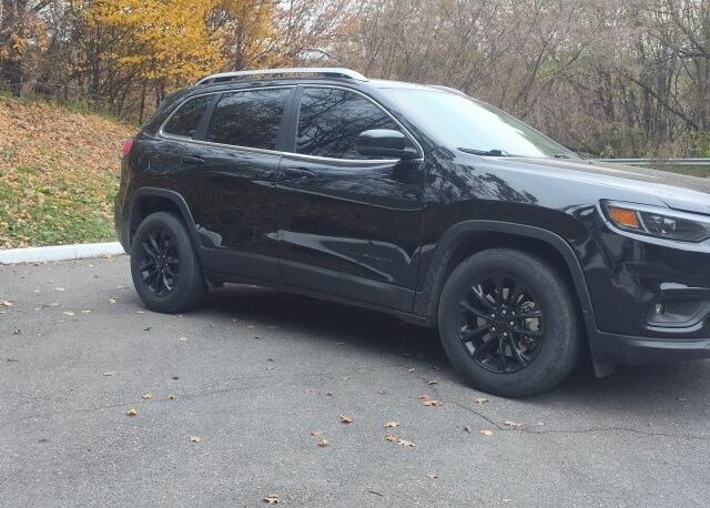 Чорний Джип Cherokee, об'ємом двигуна 3.2 л та пробігом 197 тис. км за 14550 $, фото 5 на Automoto.ua