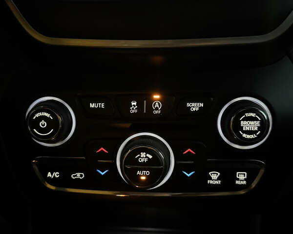 Черный Джип Чероки, объемом двигателя 2.36 л и пробегом 146 тыс. км за 14999 $, фото 18 на Automoto.ua