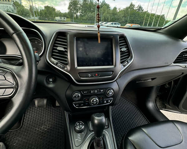 Чорний Джип Cherokee, об'ємом двигуна 1.99 л та пробігом 81 тис. км за 24800 $, фото 15 на Automoto.ua