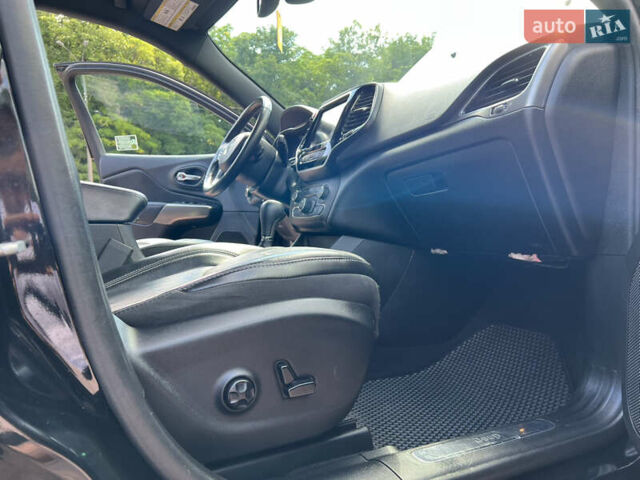 Черный Джип Чероки, объемом двигателя 1.99 л и пробегом 63 тыс. км за 18999 $, фото 24 на Automoto.ua