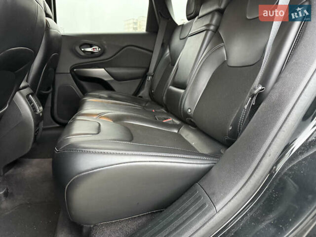 Черный Джип Чероки, объемом двигателя 2.36 л и пробегом 70 тыс. км за 13300 $, фото 14 на Automoto.ua