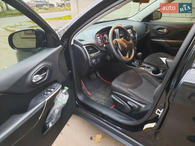 Чорний Джип Cherokee, об'ємом двигуна 2.36 л та пробігом 98 тис. км за 13500 $, фото 9 на Automoto.ua