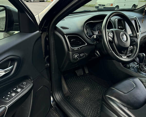 Чорний Джип Cherokee, об'ємом двигуна 1.99 л та пробігом 81 тис. км за 24800 $, фото 19 на Automoto.ua