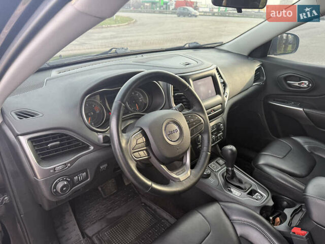 Черный Джип Чероки, объемом двигателя 2.36 л и пробегом 114 тыс. км за 17400 $, фото 27 на Automoto.ua