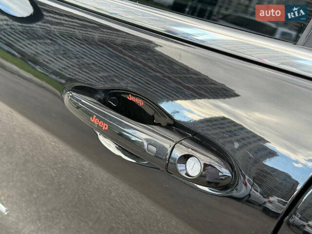 Чорний Джип Cherokee, об'ємом двигуна 2.4 л та пробігом 67 тис. км за 14500 $, фото 17 на Automoto.ua