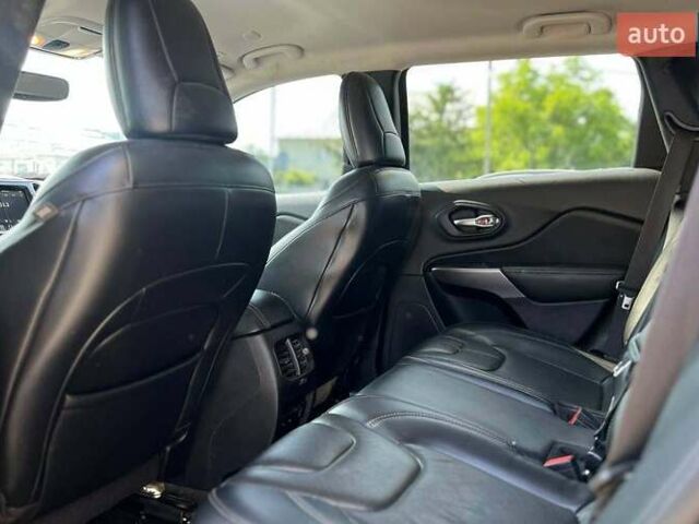 Черный Джип Чероки, объемом двигателя 2 л и пробегом 110 тыс. км за 18500 $, фото 21 на Automoto.ua
