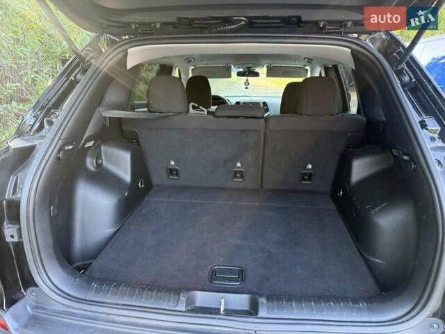 Чорний Джип Cherokee, об'ємом двигуна 2.4 л та пробігом 160 тис. км за 14800 $, фото 21 на Automoto.ua