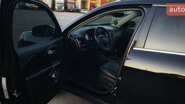 Чорний Джип Cherokee, об'ємом двигуна 3.24 л та пробігом 71 тис. км за 22000 $, фото 8 на Automoto.ua