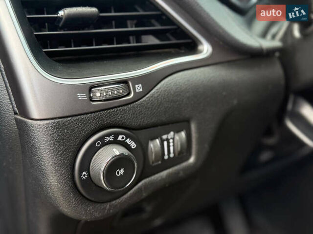 Чорний Джип Cherokee, об'ємом двигуна 2.4 л та пробігом 67 тис. км за 14500 $, фото 20 на Automoto.ua