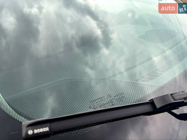 Черный Джип Чероки, объемом двигателя 2.36 л и пробегом 129 тыс. км за 19000 $, фото 10 на Automoto.ua