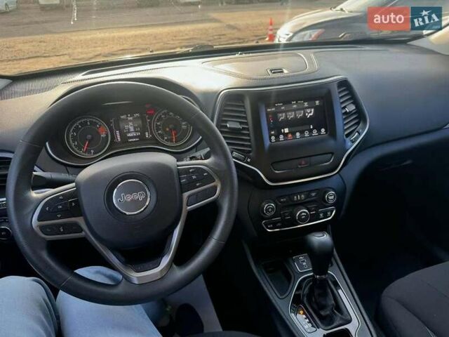 Чорний Джип Cherokee, об'ємом двигуна 2.36 л та пробігом 192 тис. км за 14250 $, фото 11 на Automoto.ua