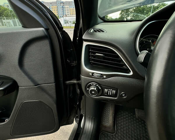 Чорний Джип Cherokee, об'ємом двигуна 1.99 л та пробігом 81 тис. км за 24800 $, фото 10 на Automoto.ua