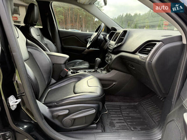 Черный Джип Чероки, объемом двигателя 2.36 л и пробегом 218 тыс. км за 14200 $, фото 27 на Automoto.ua