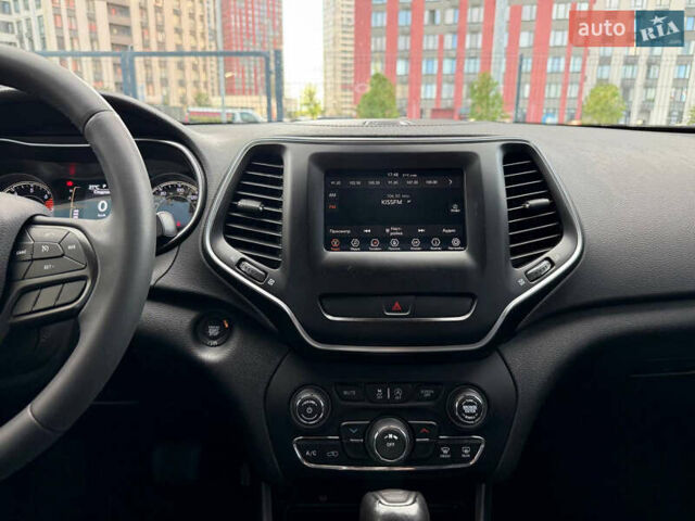 Чорний Джип Cherokee, об'ємом двигуна 2.4 л та пробігом 67 тис. км за 14500 $, фото 31 на Automoto.ua