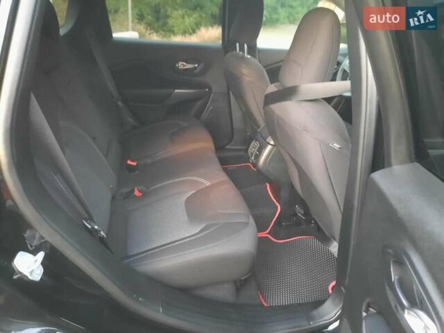 Чорний Джип Cherokee, об'ємом двигуна 2.36 л та пробігом 98 тис. км за 13500 $, фото 17 на Automoto.ua