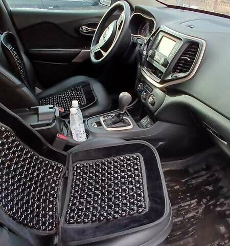 Черный Джип Чероки, объемом двигателя 2.36 л и пробегом 183 тыс. км за 16517 $, фото 7 на Automoto.ua