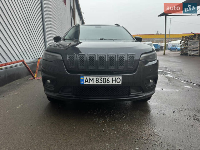 Черный Джип Чероки, объемом двигателя 2.4 л и пробегом 200 тыс. км за 18200 $, фото 10 на Automoto.ua