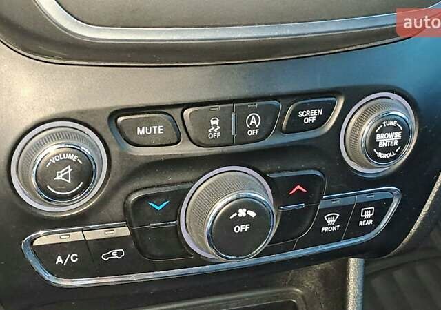 Чорний Джип Cherokee, об'ємом двигуна 2.36 л та пробігом 139 тис. км за 13458 $, фото 38 на Automoto.ua