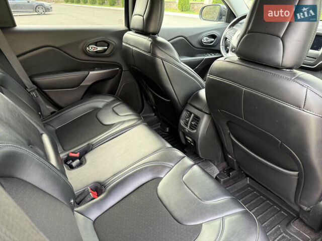 Черный Джип Чероки, объемом двигателя 2.36 л и пробегом 218 тыс. км за 14200 $, фото 33 на Automoto.ua