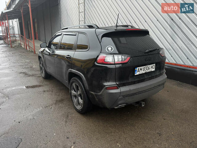 Черный Джип Чероки, объемом двигателя 2.4 л и пробегом 200 тыс. км за 18200 $, фото 6 на Automoto.ua