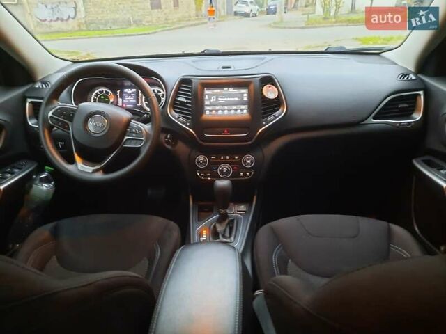 Чорний Джип Cherokee, об'ємом двигуна 2.36 л та пробігом 98 тис. км за 13500 $, фото 10 на Automoto.ua