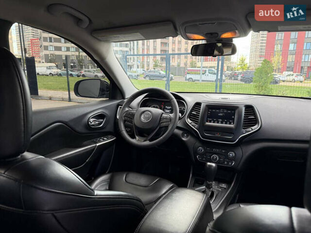 Чорний Джип Cherokee, об'ємом двигуна 2.4 л та пробігом 67 тис. км за 14500 $, фото 41 на Automoto.ua