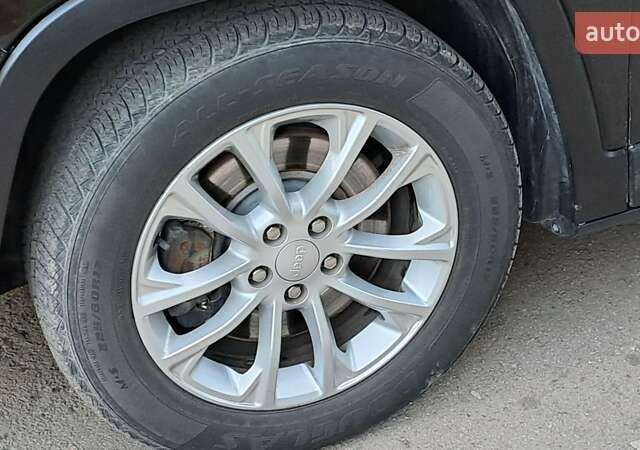 Чорний Джип Cherokee, об'ємом двигуна 2.36 л та пробігом 139 тис. км за 13458 $, фото 18 на Automoto.ua