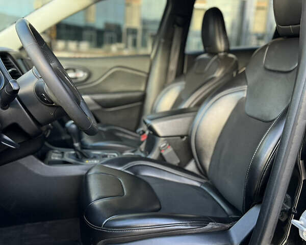 Чорний Джип Cherokee, об'ємом двигуна 2.36 л та пробігом 72 тис. км за 14250 $, фото 10 на Automoto.ua