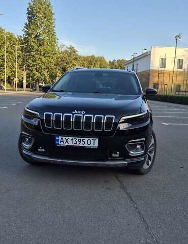 Чорний Джип Cherokee, об'ємом двигуна 2 л та пробігом 175 тис. км за 15900 $, фото 1 на Automoto.ua