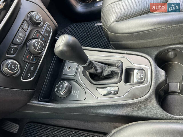 Черный Джип Чероки, объемом двигателя 1.99 л и пробегом 63 тыс. км за 18999 $, фото 43 на Automoto.ua