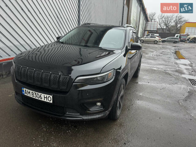 Черный Джип Чероки, объемом двигателя 2.4 л и пробегом 200 тыс. км за 18200 $, фото 1 на Automoto.ua