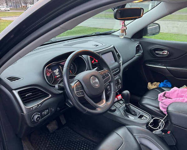 Черный Джип Чероки, объемом двигателя 2.36 л и пробегом 108 тыс. км за 16500 $, фото 9 на Automoto.ua