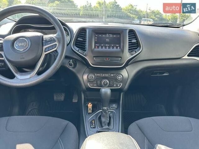 Черный Джип Чероки, объемом двигателя 2.4 л и пробегом 79 тыс. км за 15100 $, фото 16 на Automoto.ua