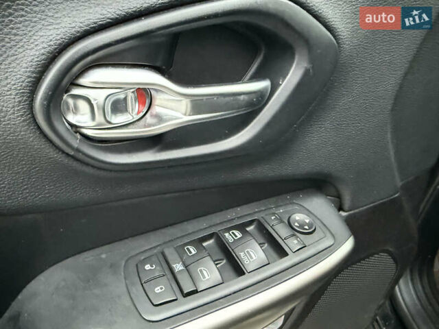 Черный Джип Чероки, объемом двигателя 2.36 л и пробегом 70 тыс. км за 13300 $, фото 12 на Automoto.ua