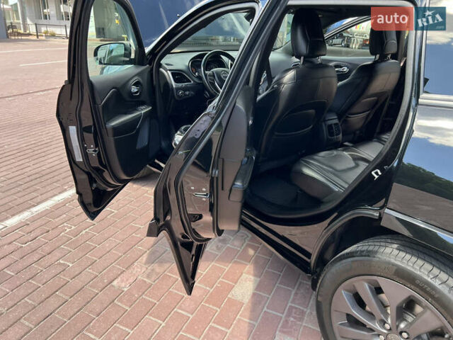 Черный Джип Чероки, объемом двигателя 1.99 л и пробегом 63 тыс. км за 18999 $, фото 40 на Automoto.ua