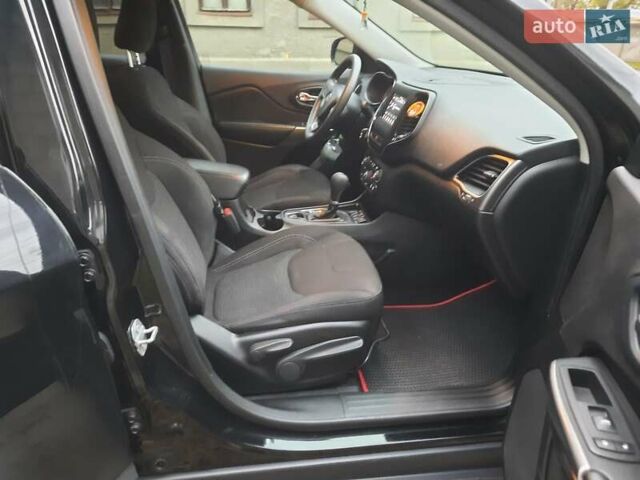Чорний Джип Cherokee, об'ємом двигуна 2.36 л та пробігом 98 тис. км за 13500 $, фото 11 на Automoto.ua