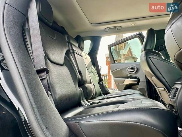 Черный Джип Чероки, объемом двигателя 3.24 л и пробегом 190 тыс. км за 18200 $, фото 16 на Automoto.ua